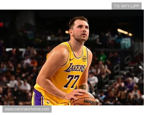 东契奇轰41分8板3助 连续12场30+